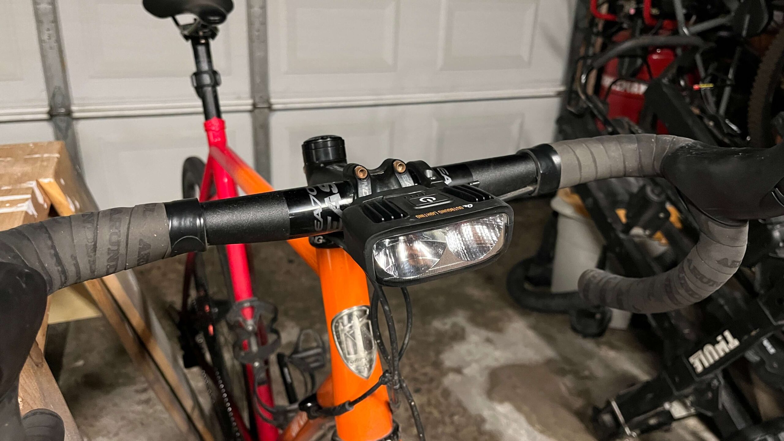 Light centered on stem